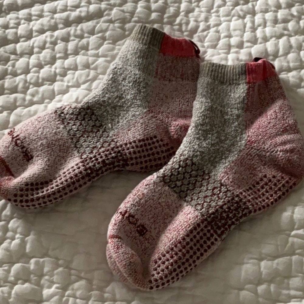 Bombas Heavyweight Merino Wool gripper slipper Socks size Large